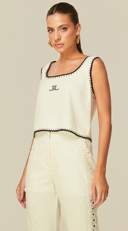 Blusa Cropped com Detalhe em Crochê Off - LENITA