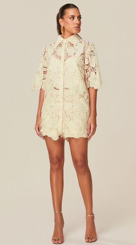 Short Curto em Renda Floral Off - LENITA