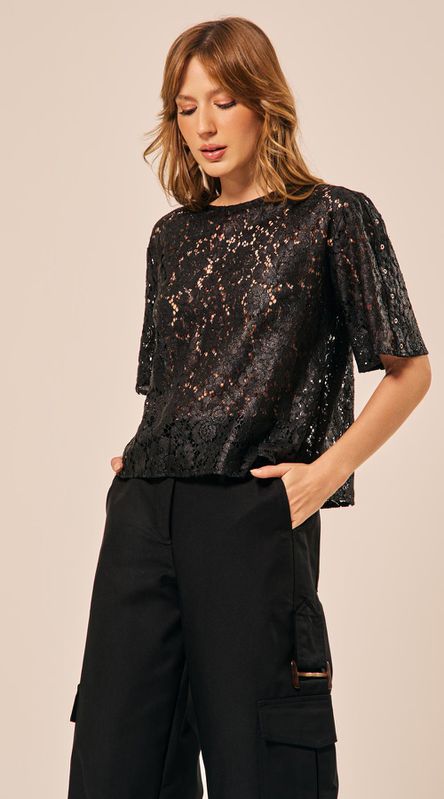 Blusa em Renda Preto - LENITA