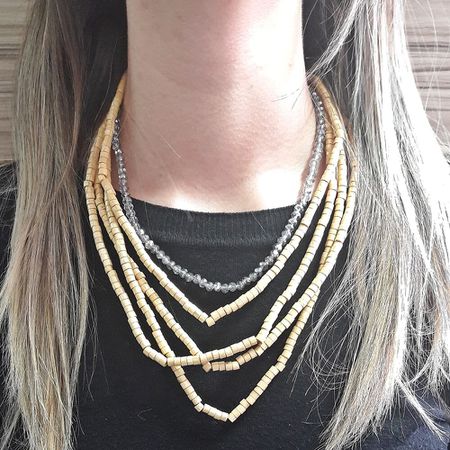 Colar Madeira Dourado Caramelo - Chérie Bijoux