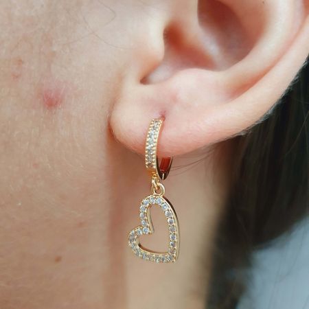 Mini Argola Com Zircônia Dourado Coração Branco - Chérie Bijoux