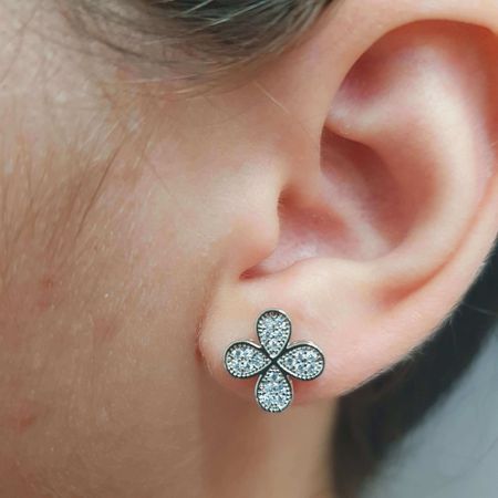 Brinco Trevo Zircônia Prata - Chérie Bijoux