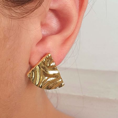 Brinco Folheado a Ouro 18K Detalhado - Chérie Bijoux