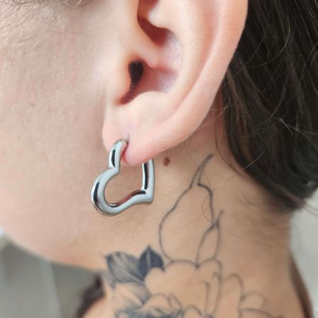 Argola Prata Coração (Aço Inixidável) - Chérie Bijoux
