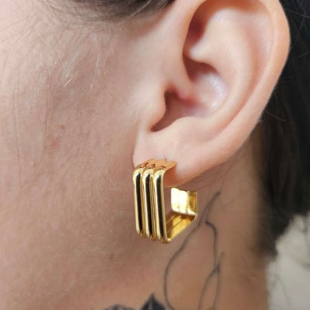 Argola Dourada Quadrada (Aço Inixidável) - Chérie Bijoux