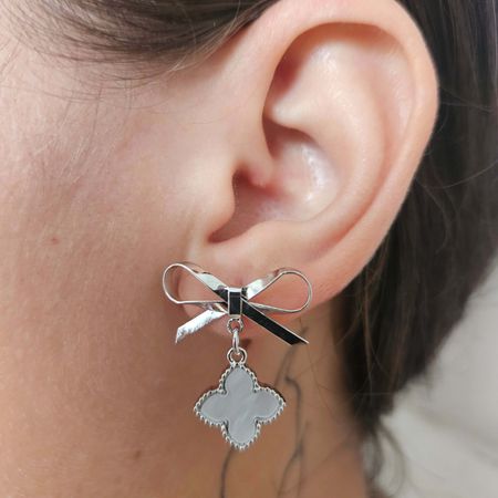 Brinco Trevo Prata Branco - Chérie Bijoux