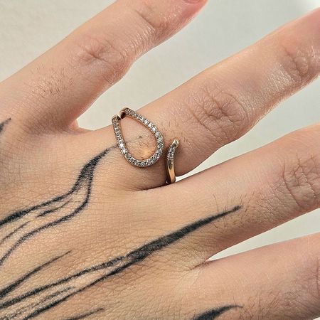 Anel Cravejado Em Zircônia Detalhado Dourado - Chérie Bijoux
