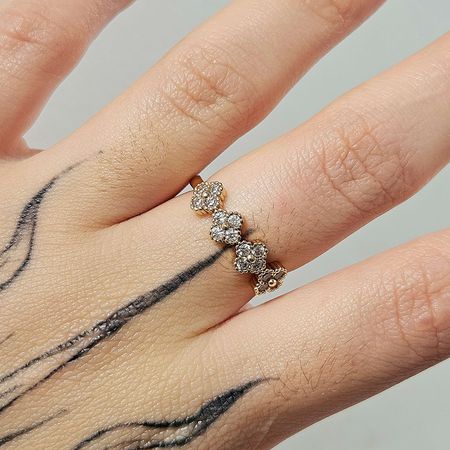 Anel Cravejado Em Zircônia Trevo Dourado - Chérie Bijoux