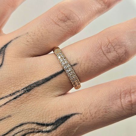 Anel Cravejado Em Zircônia Dourado - Chérie Bijoux
