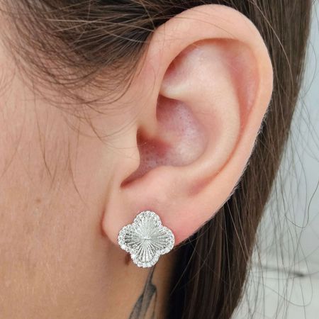 Brinco Com Zircônia Trevo Prata - Chérie Bijoux