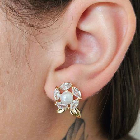Brinco Com Zircônia Florzinha Dourada - Chérie Bijoux