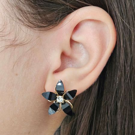 Brinco Orquídia Dourada Preta - Chérie Bijoux