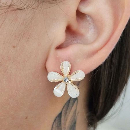 Brinco Margarida Dourada Branca - Chérie Bijoux
