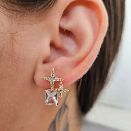 Brinco Com Zircônia Detalhado Dourado - Chérie Bijoux