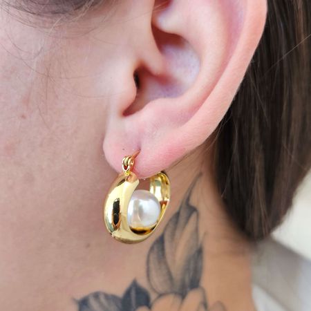 Argola Dourada Pérola - Chérie Bijoux