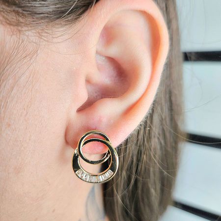 Brinco Com Zircônia Aro Dourado - Chérie Bijoux
