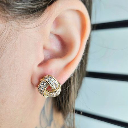 Brinco Com Zircônia Nó Dourado - Chérie Bijoux