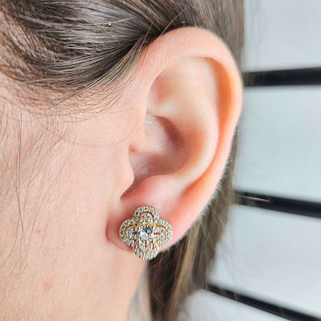 Brinco Com Zircônia Trevo Dourado - Chérie Bijoux