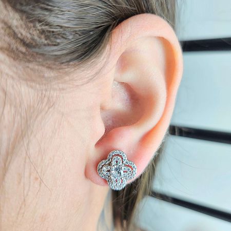 Brinco Com Zircônia Trevo Prata - Chérie Bijoux