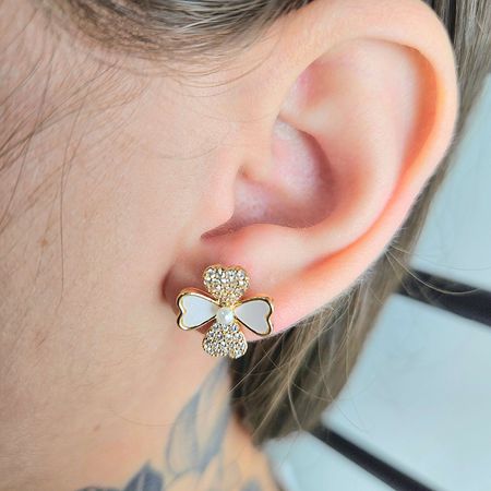 Brinco Com Zircônia Trevo Dourado - Chérie Bijoux