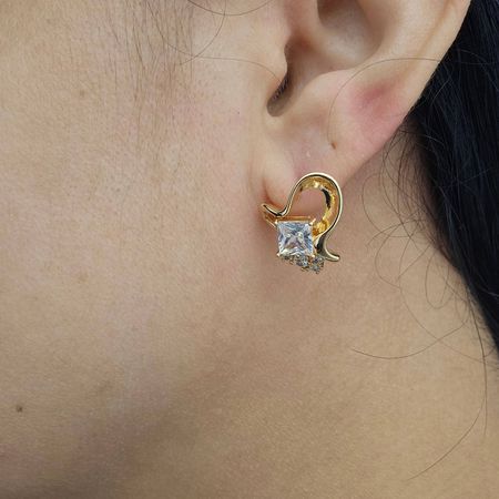 Brinco Com Zircônia Coração Dourado - Chérie Bijoux