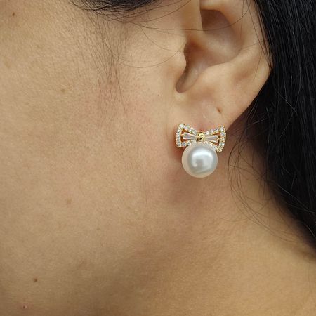 Brinco Com Zircônia Laço Com Pérola Dourada - Chérie Bijoux