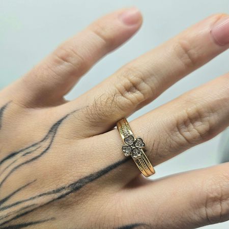 Anel Cravejado Em Zircônia Trevo Dourado - Chérie Bijoux