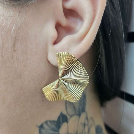 Brinco Folheado a Ouro 18K Leque - Chérie Bijoux
