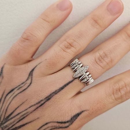Anel Cravejado Em Zircônia Navete Prata - Chérie Bijoux