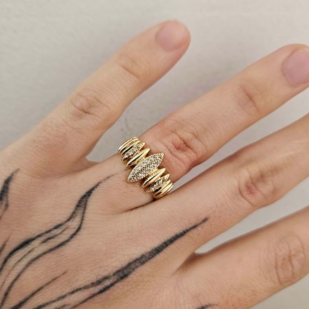 Anel Cravejado Em Zircônia Navete Dourado - Chérie Bijoux