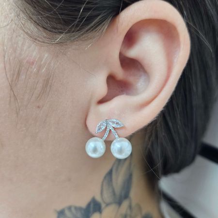 Brinco Com Zircônia Cereja Com Pérola Prata - Chérie Bijoux