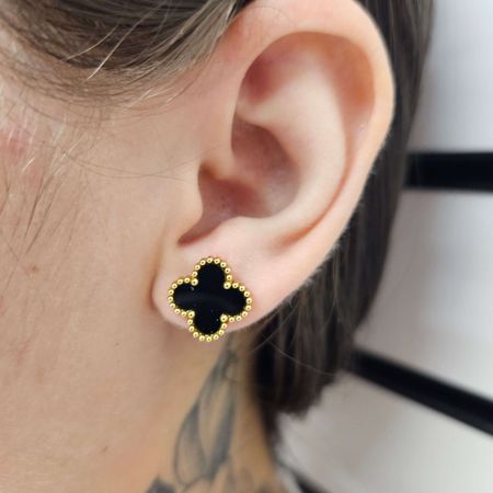 Brinco Dourado Trevo Preto - Chérie Bijoux