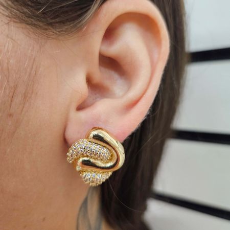 Brinco Com Zircônia Detalhado Dourado - Chérie Bijoux