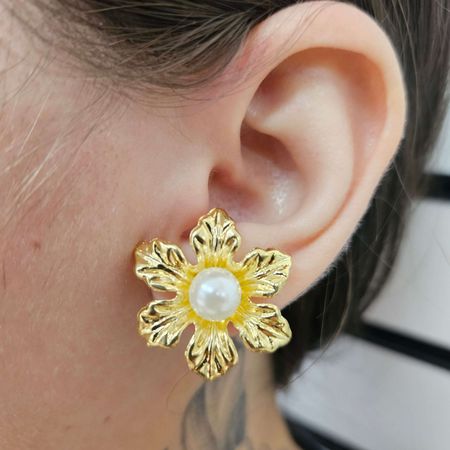 Brinco Duo Folheado a Ouro 18K Orquídia Com Pérola... - Chérie Bijoux