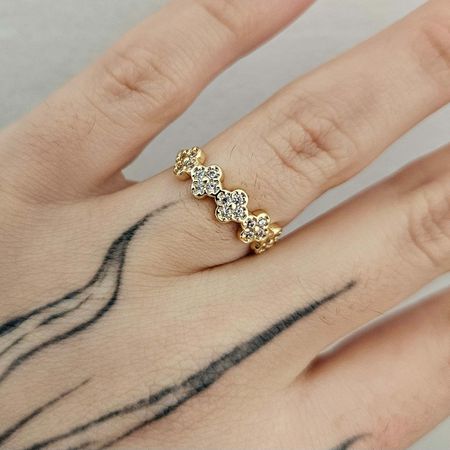 Anel Cravejado Em Zircônia Dourado Trevo - Chérie Bijoux
