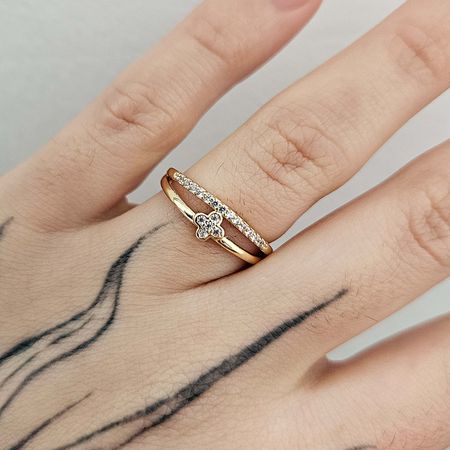 Anel Cravejado Em Zircônia Dourado Trevo - Chérie Bijoux