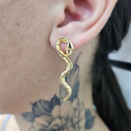 Brinco Folheado a Ouro 18K Cobra - Chérie Bijoux