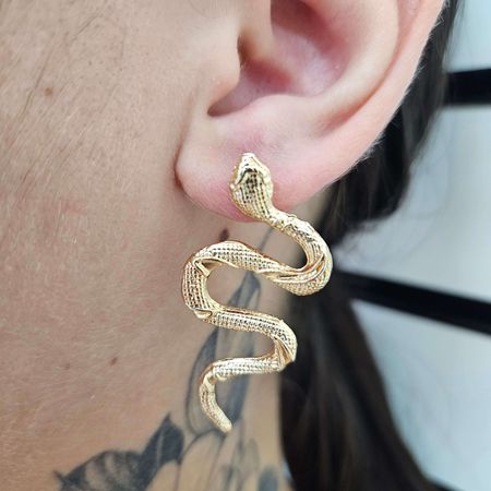 Brinco Folheado a Ouro 18K Cobra - Chérie Bijoux