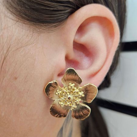 Brinco Folheado a Ouro 18K Flor - Chérie Bijoux