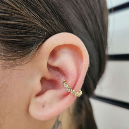 Par De Piercing Fake Com Zircônia Dourada - Chérie Bijoux
