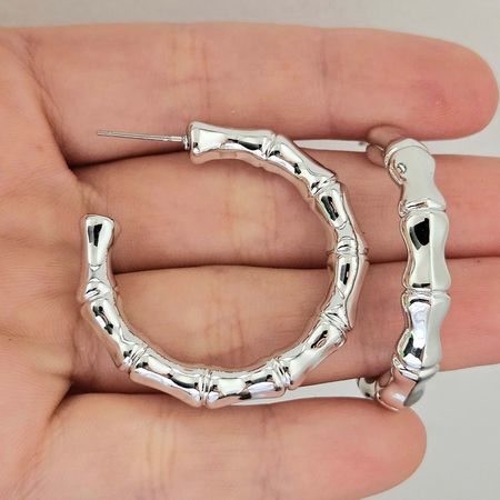 Argola Folheada a Prata 925 Detalhada - Chérie Bijoux