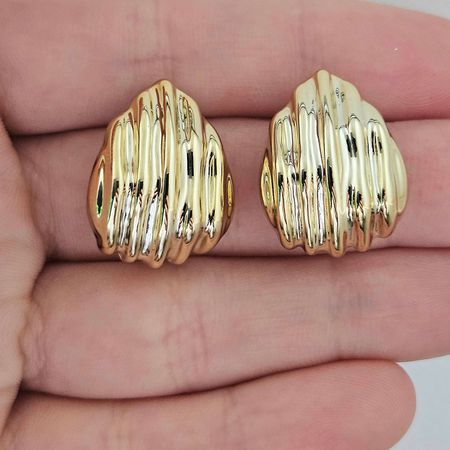 Brinco Folheado a Ouro 18K Detalhado - Chérie Bijoux