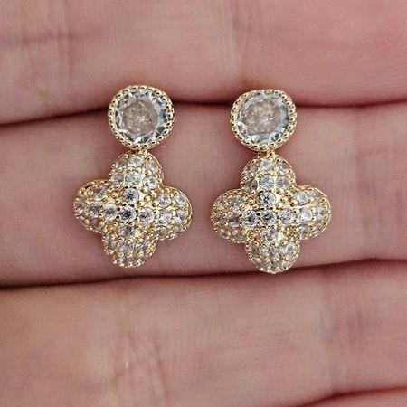 Brinco Com Zircônia Trevo Dourado - Chérie Bijoux