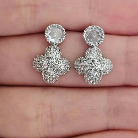 Brinco Com Zircônia Trevo Prata - Chérie Bijoux