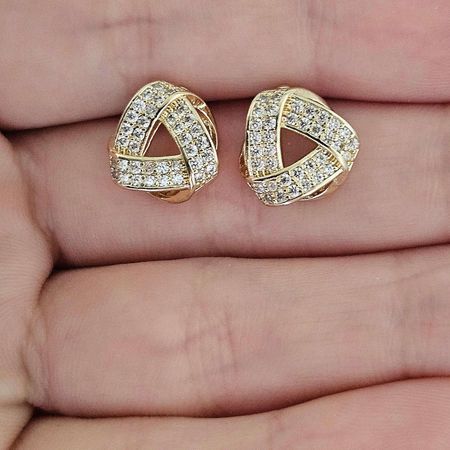 Brinco Com Zircônia Nó Dourado - Chérie Bijoux