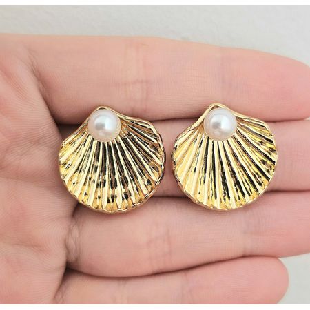 Brinco Folheado a Ouro 18K Concha Com Pérola - Chérie Bijoux