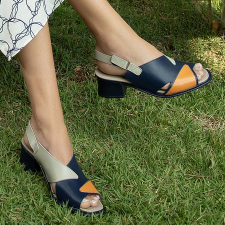 Sandália com Salto Em Couro Navy J.gean - EJ0031/... - J.Gean