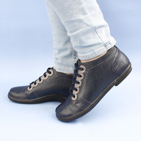 Bota Feminina rasteira em Couro comfort cor Navy J... - J.Gean