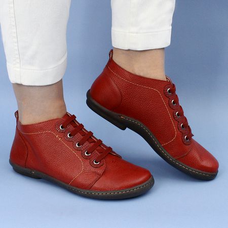 Bota Feminina rasteira em Couro comfort cor Urucum... - J.Gean