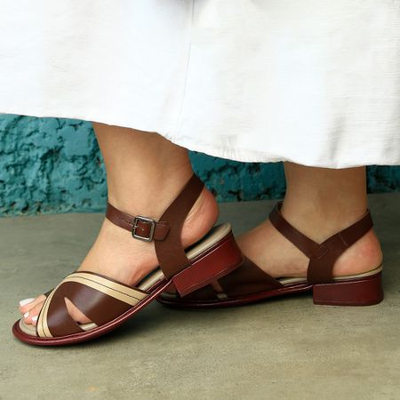 Sandália New Alexia em Couro cor Cabernet J.Gean -... - J.Gean